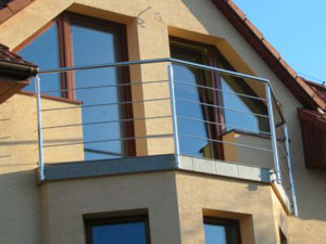 balustrady balkonowe ze stali nierdzewnej